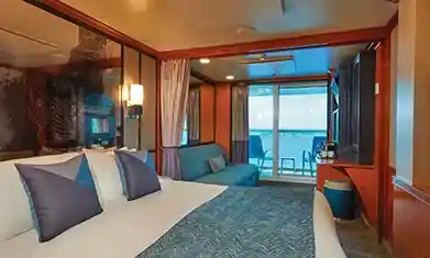 CLUB BALCONY SUITE